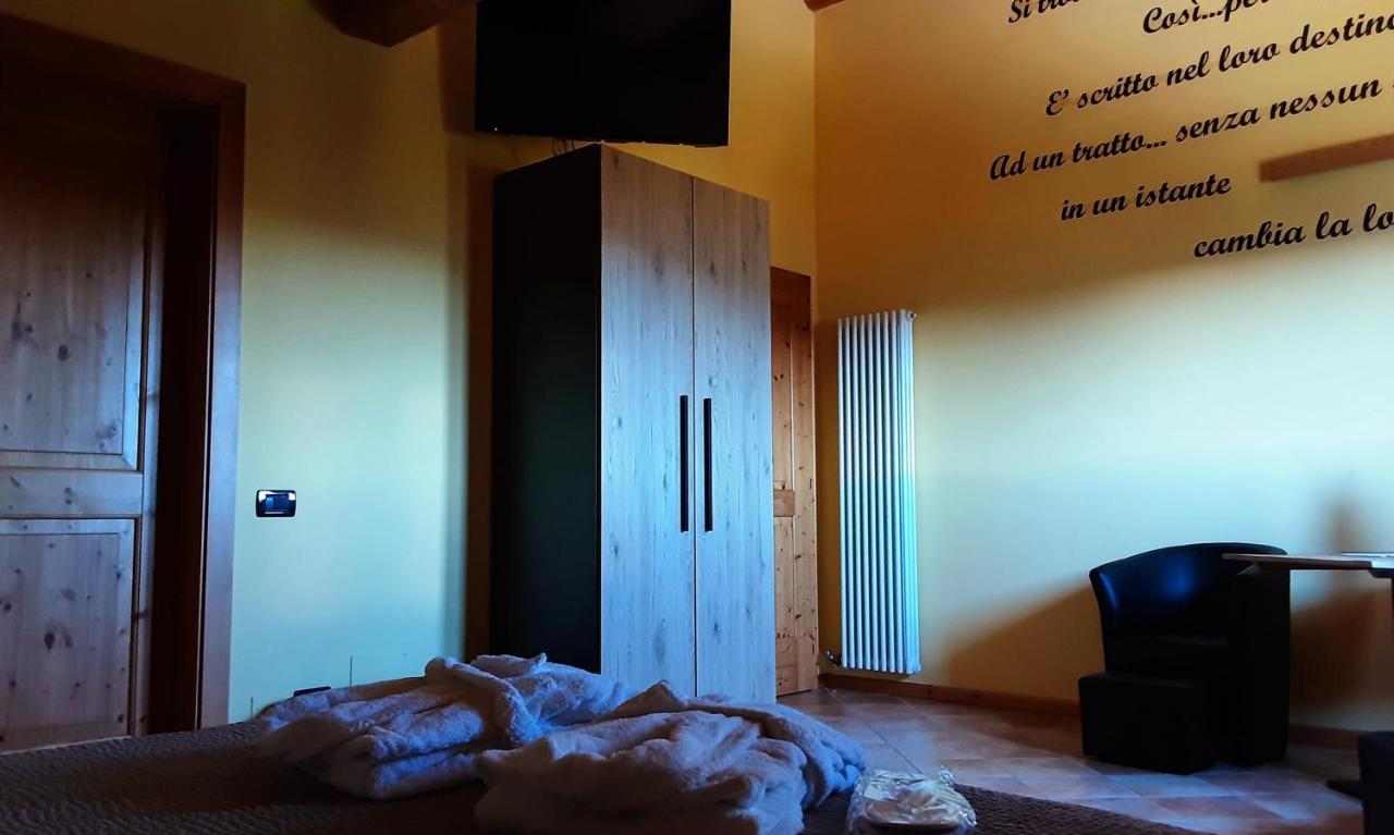 Chalet Chapeau Rar Castel Condino Eksteriør bilde