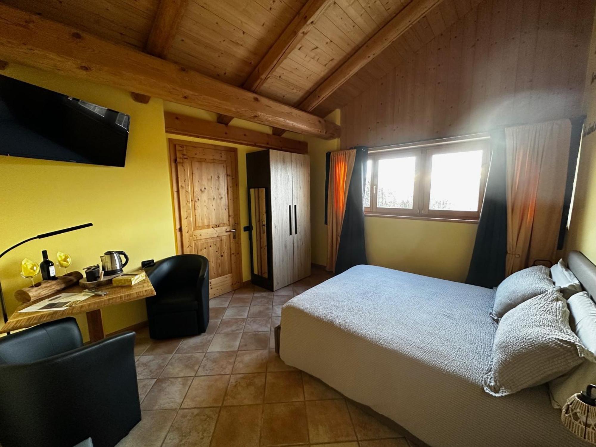 Chalet Chapeau Rar Castel Condino Eksteriør bilde